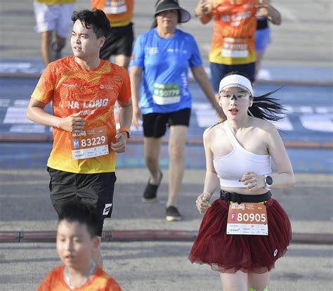 Hot Girl Loan Barbie Ng Th Ng I P Ng Ch Bongdaplus Vn