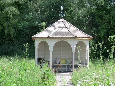 Octagonal Cedar Summerhouse Homify