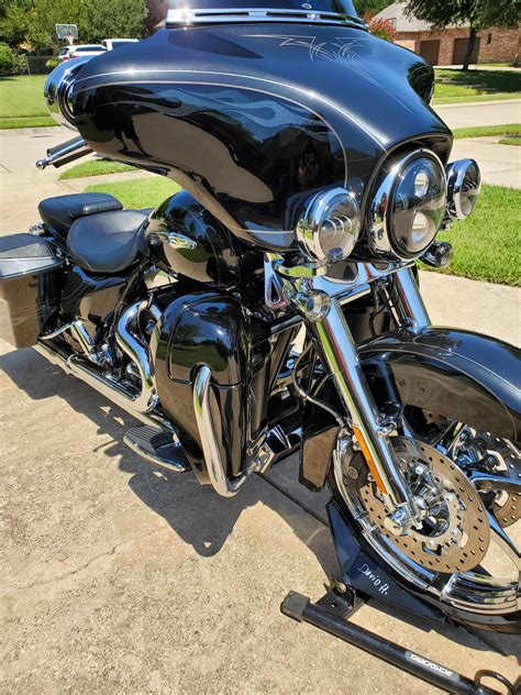 2012 Harley Davidson® Flhxse3 Cvo™ Street Glide® Black Metallic With