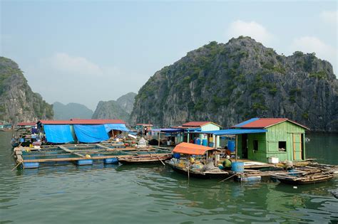 Fishing village - Wikipedia