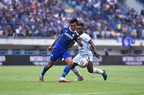 Bursa Transfer Liga 1 Kembali Rampingkan Skuad Persib Pinjamkan Dua