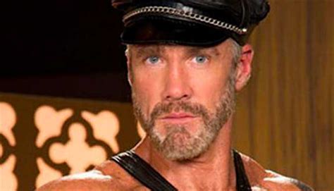 Jornalista abandona carreira e vira ator pornô gay graus O Maior Portal do Piauí