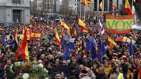 Miles de personas protestan en Madrid contra la amnistía y contra