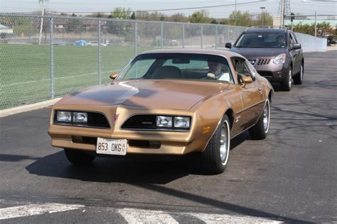 Esprit De Pontiac: 1977 Pontiac Firebird Esprit | Barn Finds