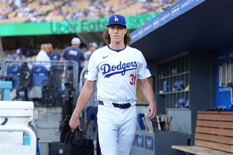 Tyler Glasnow injury: Dodgers rotation takes a hit with back tightness