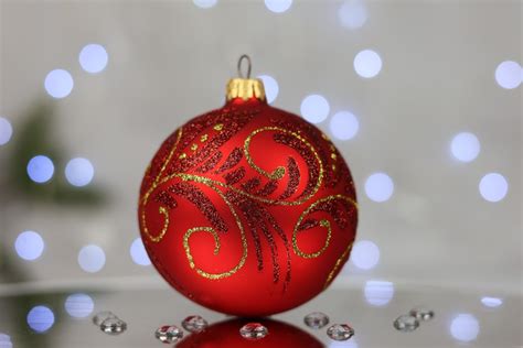 Новогодний шар на елку Santa Shop Вьющийся узор Красный 8 см ...