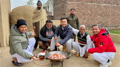 finally qamar bhai ne party de  youtube