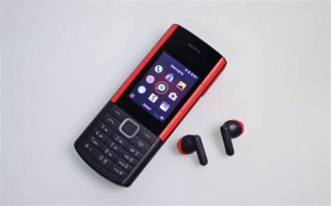 Самый странный телефон от Nokia появился в России. Это стильный ...