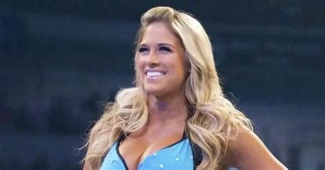 Ex WWE Star Kelly Kelly Totally Unrecognisable As She Entices Fans With Hot Bikini Snaps Daily