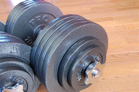 Omnie 200lbs Adjustable Dumbbells With Gloss Finish And Secure Fit