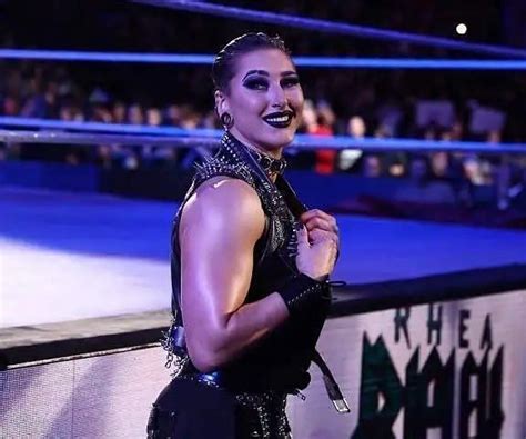 Rhea Looks More Into It Twitter Goes Wild After Female Wwe Star