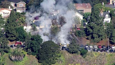Fire Crews Respond to Brush Fire Near H.S. in Pacific Palisades | KTLA