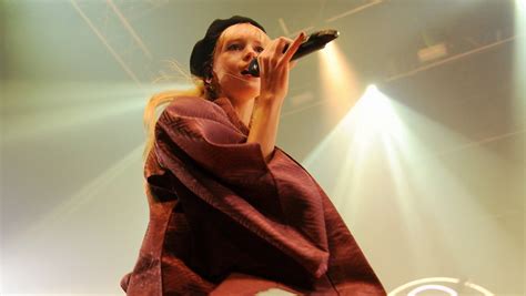 Ang Le Fait Chavirer Les C Urs Au Bikini Ladepeche Fr