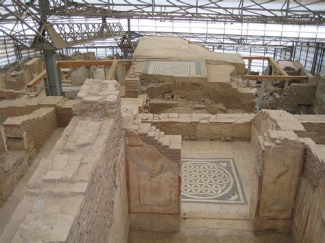 Senior ELF in Western Anatolia: Ephesus part 2 - ruins under reconstruction