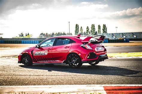 Honda Civic Type R Sets New Lap Record At Magny Cours Gp Circuit