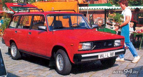 Автомобиль Lada Nova Kombi середины 90-х годов (Лада Нова)