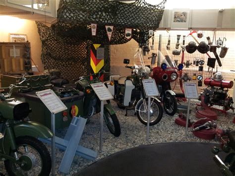 Farben Schiessl 1 Berliner DDR Motorradmuseum