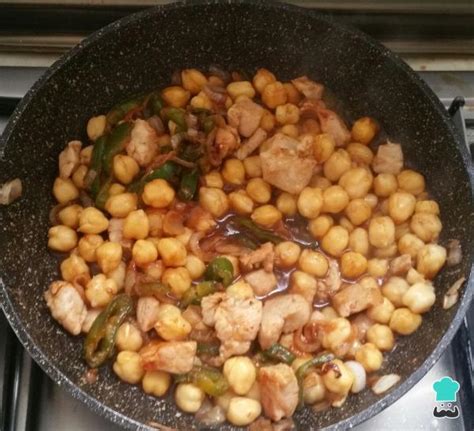 Salteado de garbanzos con verduras y pavo Muy fácil saludable y