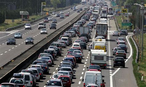 Sette Milioni Di Italiani In Viaggio Per Il Ponte Di Ognissanti