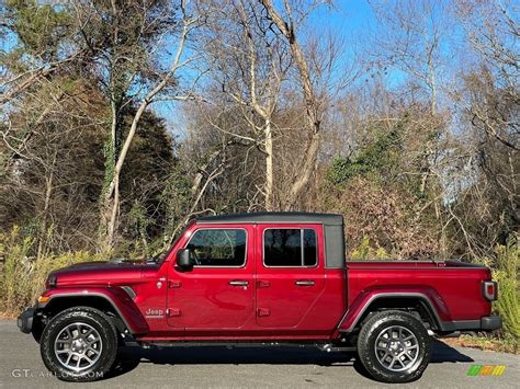 2021 Snazzberry Pearl Jeep Gladiator 80th Anniversary Edition 4x4 140364106