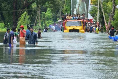 Kerala battles worst flood in 100 years, massive rescue operations ...