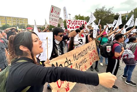 Marchan En Cdmx A A Os De La Masacre De Tlatelolco