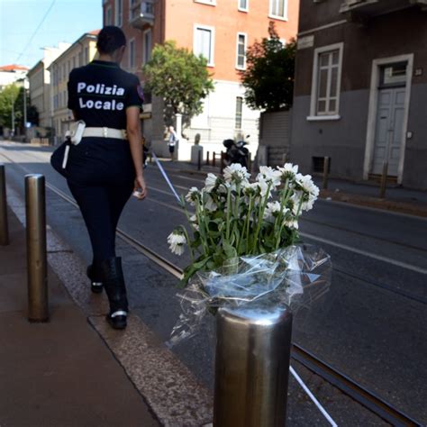 Incidente A Roma Ragazzo Di 19 Anni Travolto E Ucciso Da Un Auto Fuori