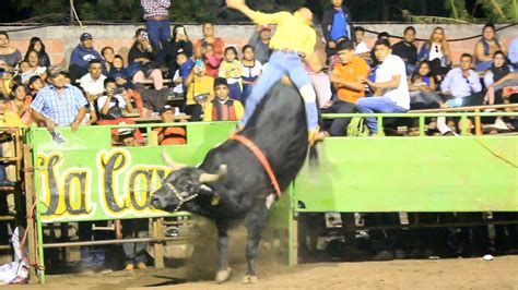 LA FUERZA DE ESTE TORO ES IMPRESIONANTE RANCHO LA CANELA EN ACATLAN