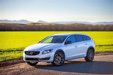 VOLVO V60 Cross Country Specs & Photos - 2015, 2016, 2017, 2018 ...