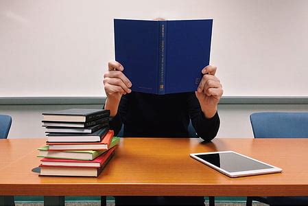 photo read book girl study learn sofa leisure hippopx