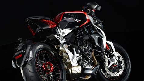 MV Agusta 最新モデルDragster 800 RR 画像が公開