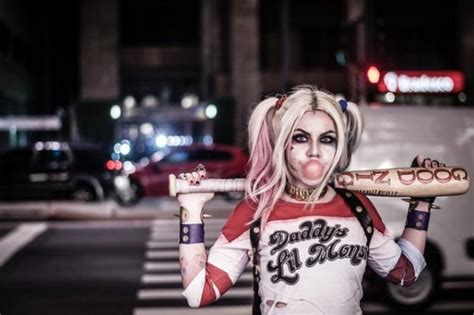 Cómo HACER un DISFRAZ de HARLEY QUINN Fácil 7 pasos