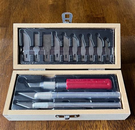 X-Acto multi-Blade Leather Cutting kit in wood carrier case - Mike's Falconry Supplies