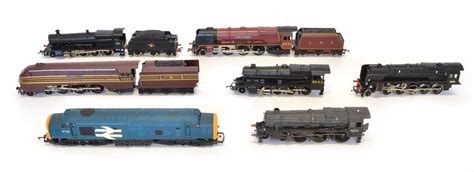 Lot 19 - Hornby 00 gauge locomotives