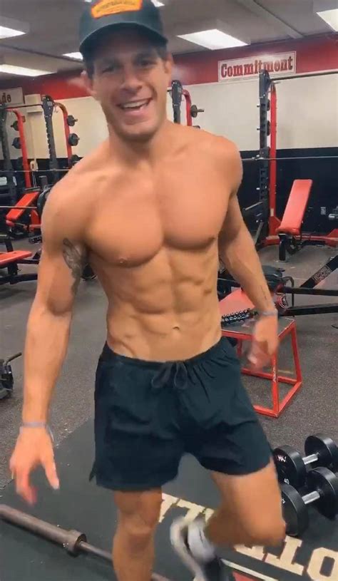 Alec Being Hot Scrolller