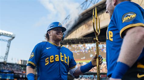 Two Seattle Mariners Hit Upper Deck Hrs Turner Adds Grand Slam