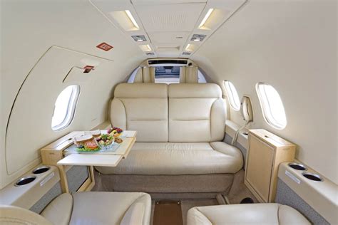 Charter Lear 35 | Private Jet Charter PLC