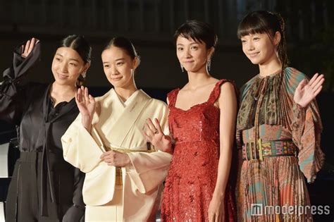 “85年組”蒼井優・満島ひかり・宮崎あおい・安藤サクラ、銀幕のミューズ集結で圧巻＜第30回東京国際映画祭＞ モデルプレス