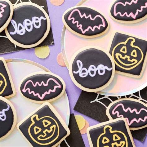 15 Halloween Cookie Decorating Ideas | Wilton's Baking Blog | Homemade Cake & Other Baking Recipes