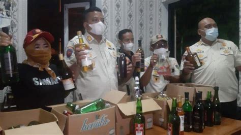 Menjelang Ramadan Tim Gabungan Berhasil Temukan Ratusan Botol Di Kafe