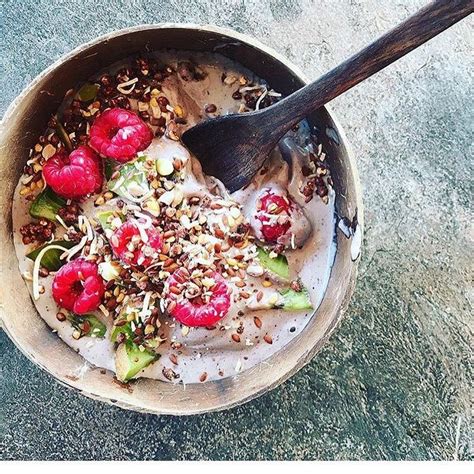 The Perfect Breakfast: Healthy Smoothie Bowls