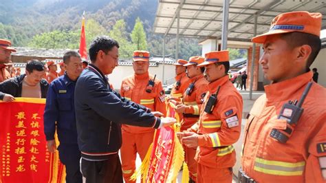 双向奔赴的爱：多地群众欢送云南省森林消防总队灭火队伍澎湃号·政务澎湃新闻 The Paper