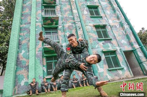 广西河池武警官兵开展多课目强化训练砺血性 大陆军事 华夏经纬网