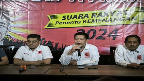 Foto Relawan Projo Kerahkan Tenaga Dalam Demi Prabowo Gibran Menang