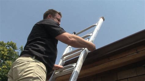 How To Stabilize Ladder On Roof - HouseAffection