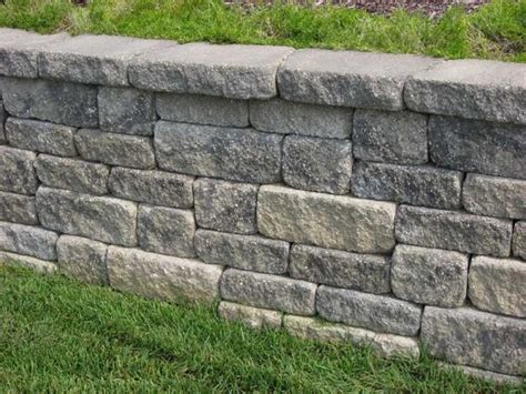 Midwest Block - Segmental Retaining Walls - Traditional - Landscaping ...