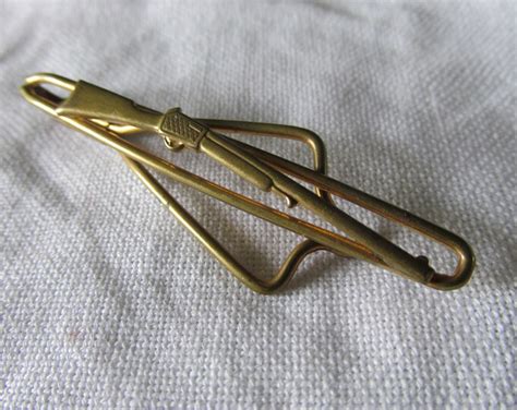 Vintage Rifle Tie Clip Gold Tone Men S Accessories 1950 S Unmarked Collectible T Hunting Fan