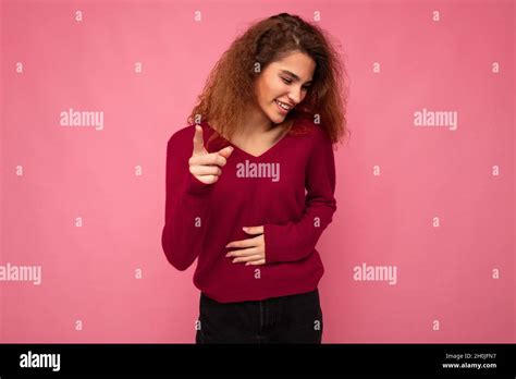 Photo De Jeune Europ En Heureux Positif Charmant Brunette Cute Femme Avec Des Motions Sinc Res