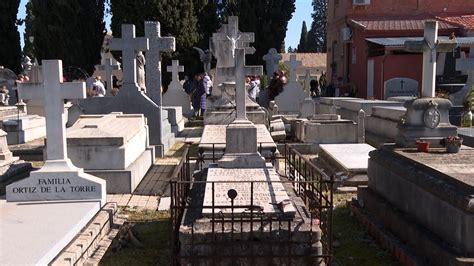 El Cementerio De San Isidro Celebra San Valent N Con Un Recorrido