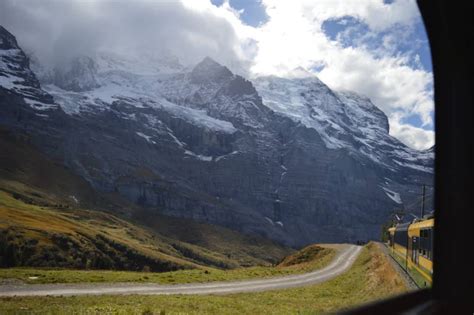 How to visit the Swiss Alps in a Day by Train!